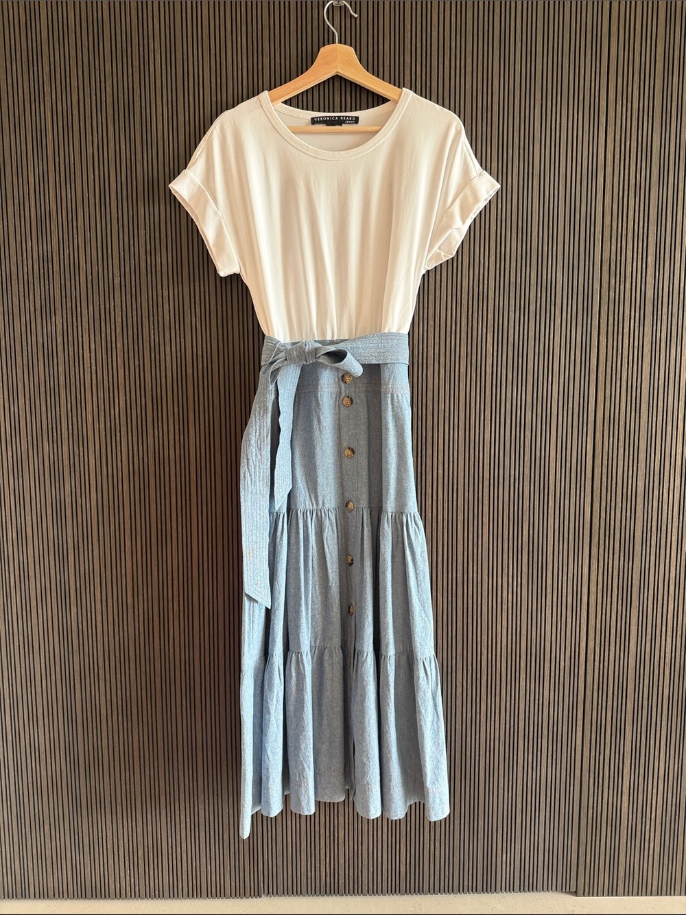 VERONICA BEARD Emmitt midi Tee with Light Blue Button-Front Tiered Skirt Dress - Picture 1 of 4